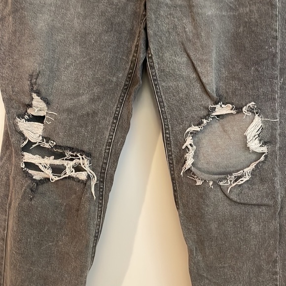 Gray denim distressed jean - Picture 2 of 3